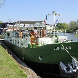 Barge Johanna Bed & Breakfast Brugge